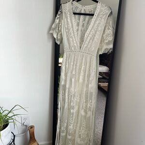 Elegant White Lace Maxi Dress